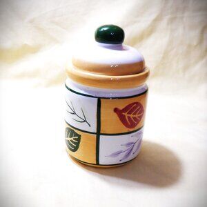 ~~~ ROYAL HERITAGE  Casual ~ Container / Matching Lid ~~~ Stonework ~ Brand New